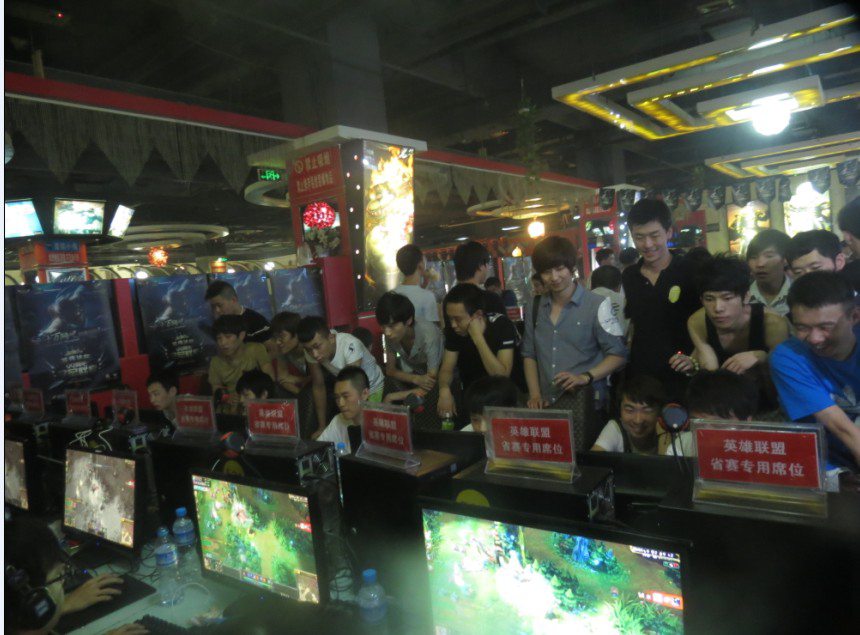 足球不是靠 足球不是靠